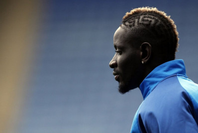 Clube da Série B negocia com zagueiro francês Sakho, ex-Liverpool e PSG