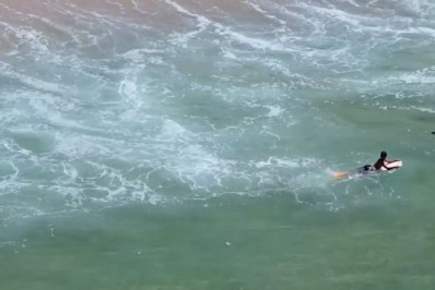 Corpo é encontrado próximo ao costão de pedra em praia de Niterói