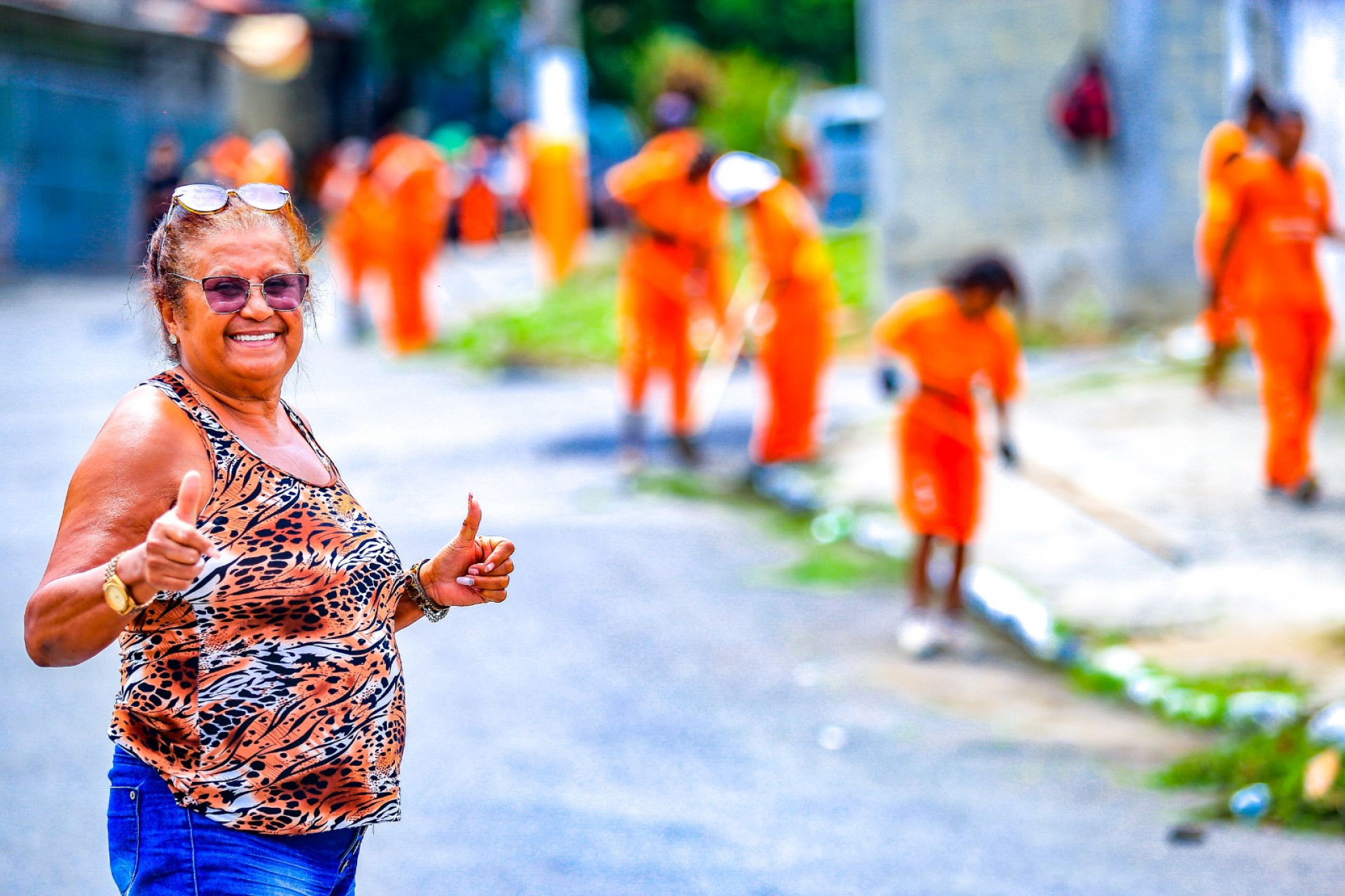 Moradora do Jardim Redentor, a vendedora Irin&eacute;ia de Almeida gostou do mutir&atilde;o no bairro - Rafael Barreto / PMBR