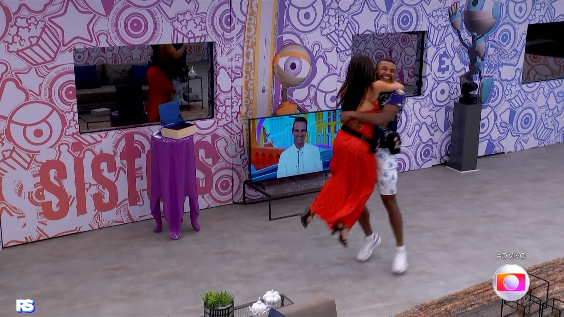 Isabelle e Davi foram os mais votados pelo público para entrar no 'BBB 24' - Reprodução