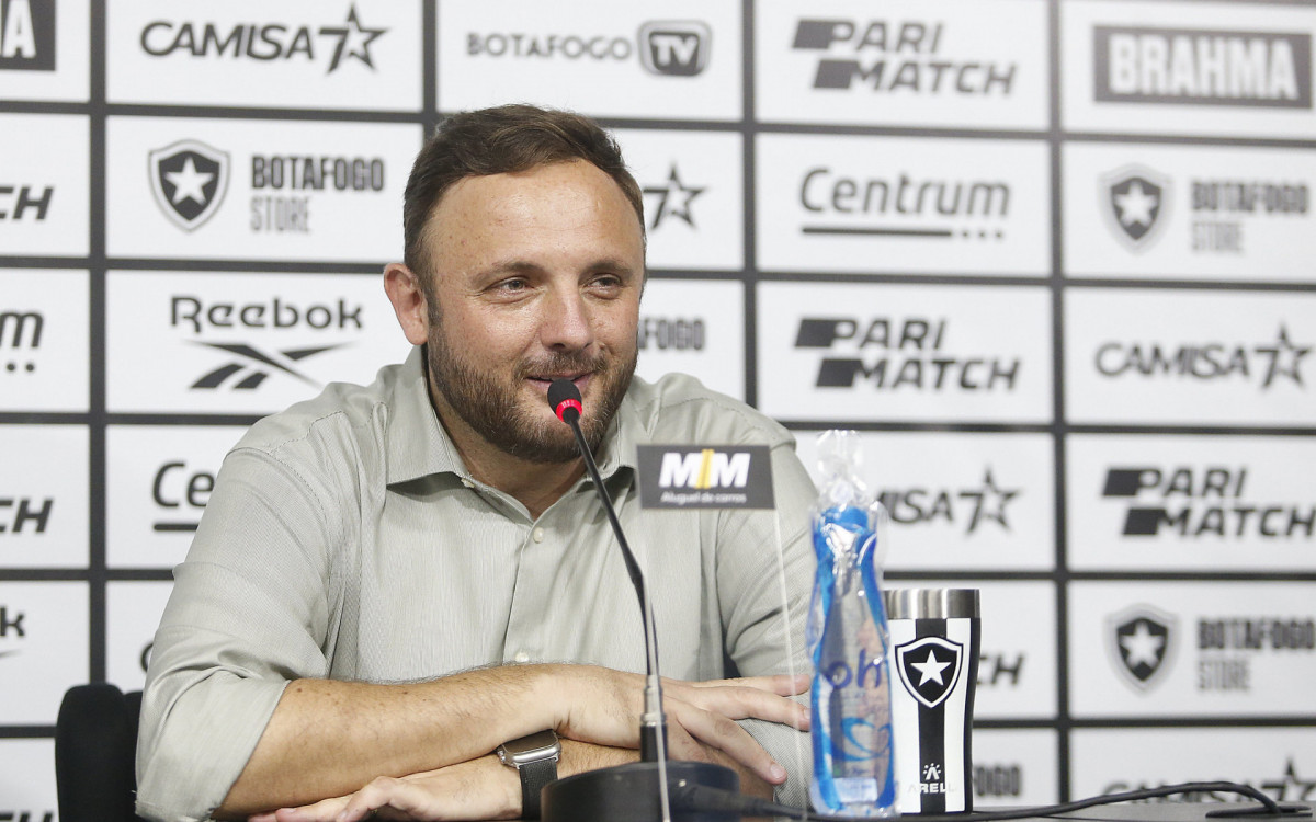 André Mazzzuco, diretor de futebol do Botafogo