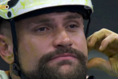 Vídeo: Maycon pergunta se pode apelidar a perna mecânica de Vinicius de 'cotinho'