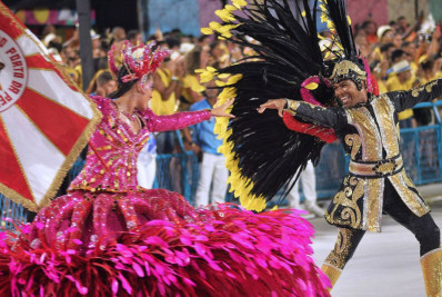 Escola Porto da Pedra animou a Sapucaí em ensaio técnico