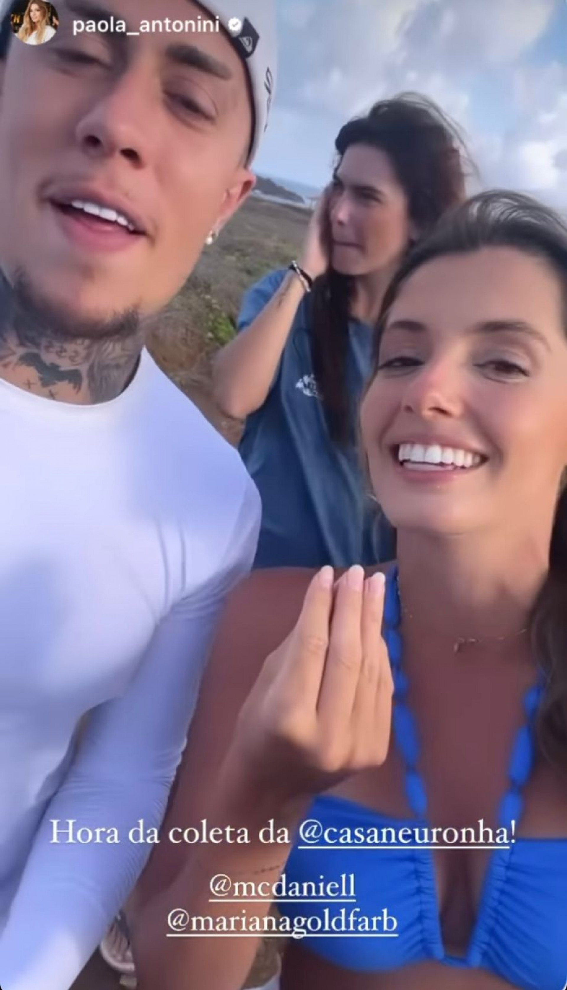 MC Daniel, Mariana Goldfarb e Paola Antonini participam de coleta de lixo em Noronha - Reprodução / Instagram 