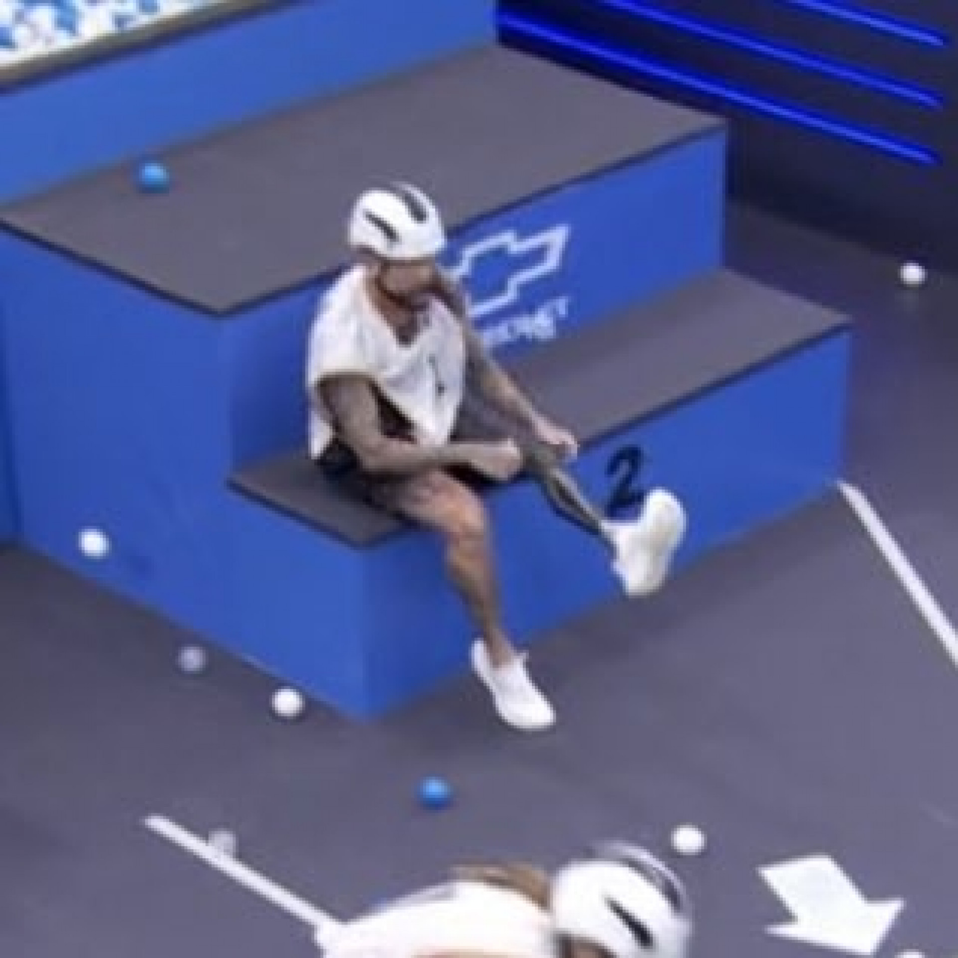 Vinicius precisou tirar a prótese da perna para realizar a prova do líder - Reprodução Internet