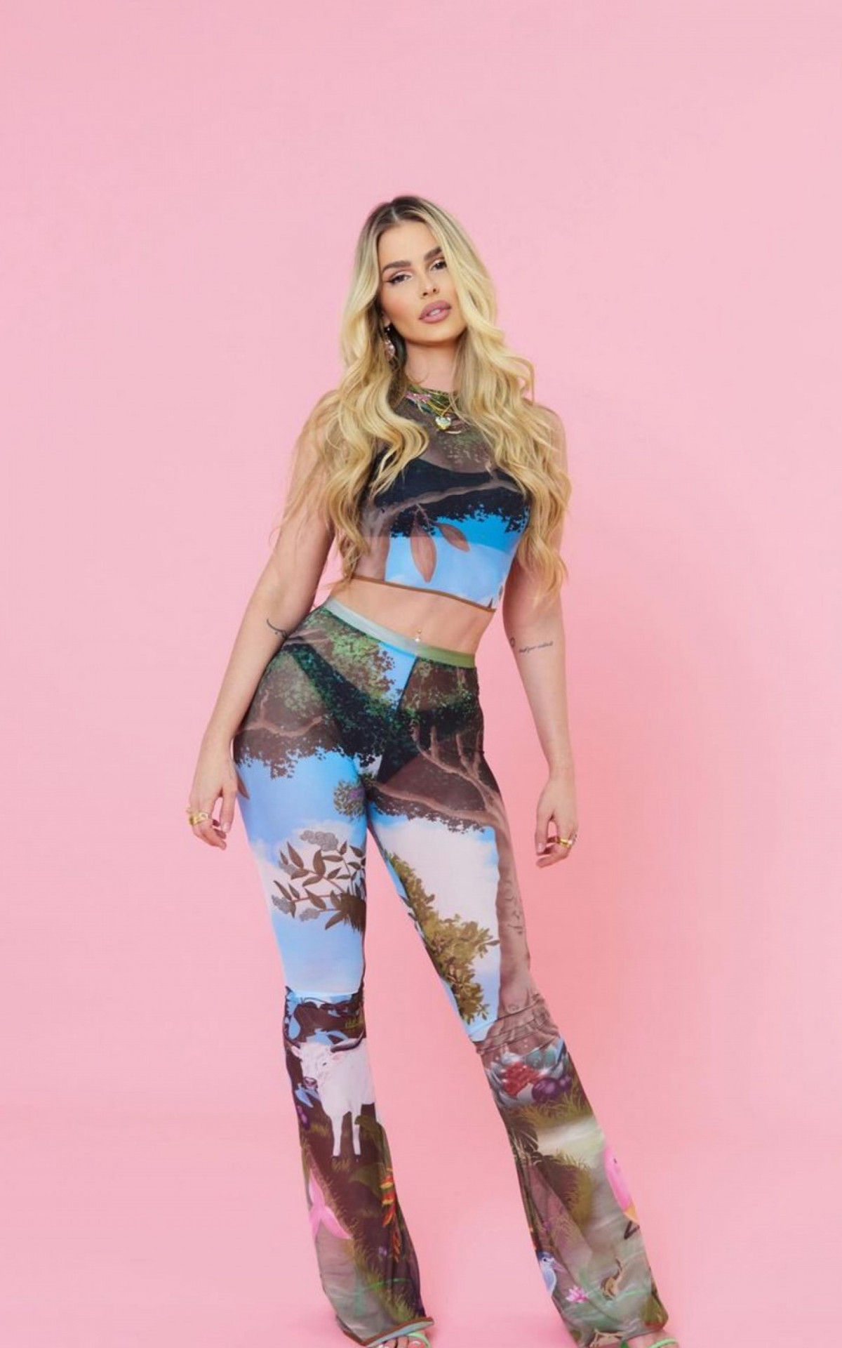 Nos &uacute;ltimos dias o nome da modelo Yasmin Brunet, de 35 anos, tem sido bastante comentado na web, ap&oacute;s ela ter sido apresentada como uma das participantes do 'BBB 24'. Indicada ao pared&atilde;o nesta ter&ccedil;a-feira (9), a influenciadora tem mostrado um pouco mais de sua personalidade, e agradado os internautas - Reprodu&ccedil;&atilde;o / Instagram