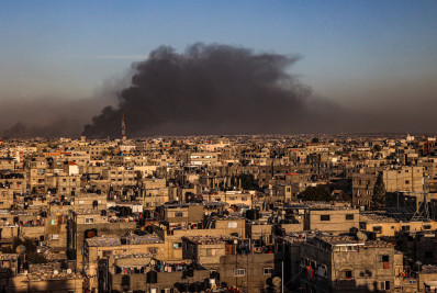 Bombardeio israelense atinge ambulância e mata quatro pessoas em Gaza