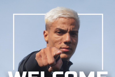 Clube belga de John Textor anuncia a contratação por empréstimo de Carlos Alberto, do Botafogo