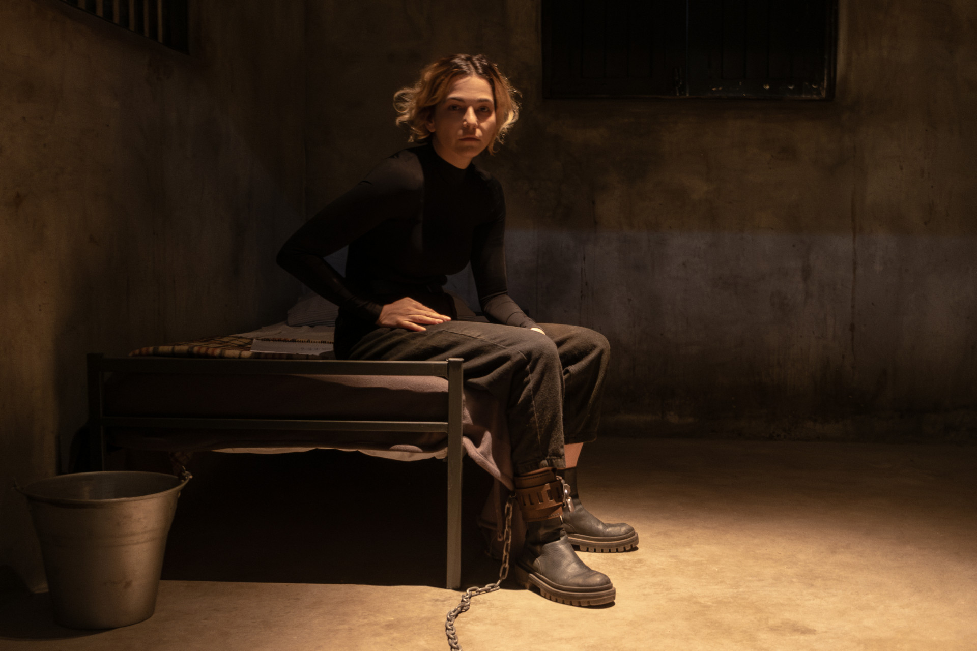 Tainá Muller em cena de 'Bom Dia, Verônica' - Alisson Louback / Netflix