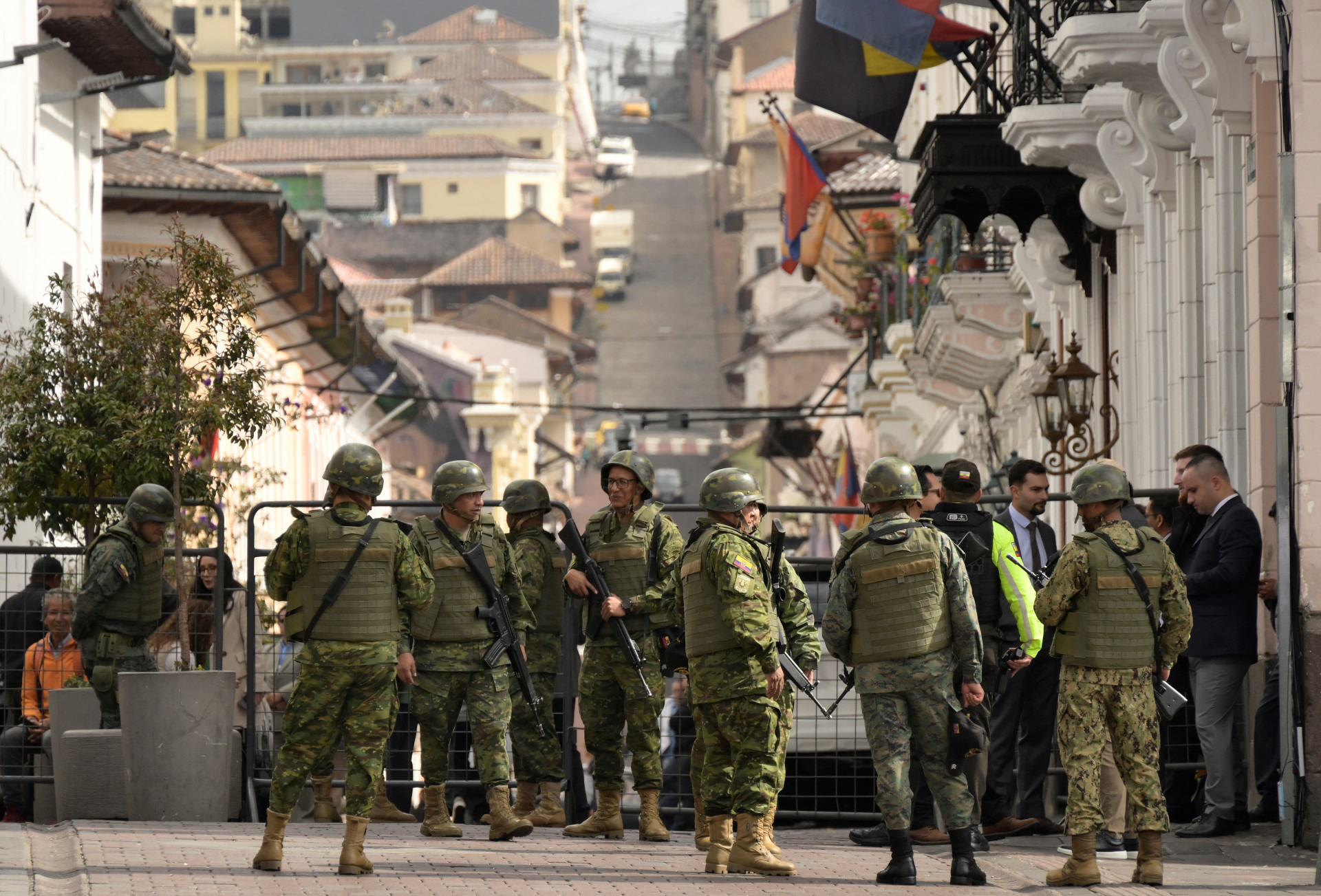 Forças Armadas do Equador estão atuando na rua desde o início da onda de ataques ao país
 - Stringer/ AFP