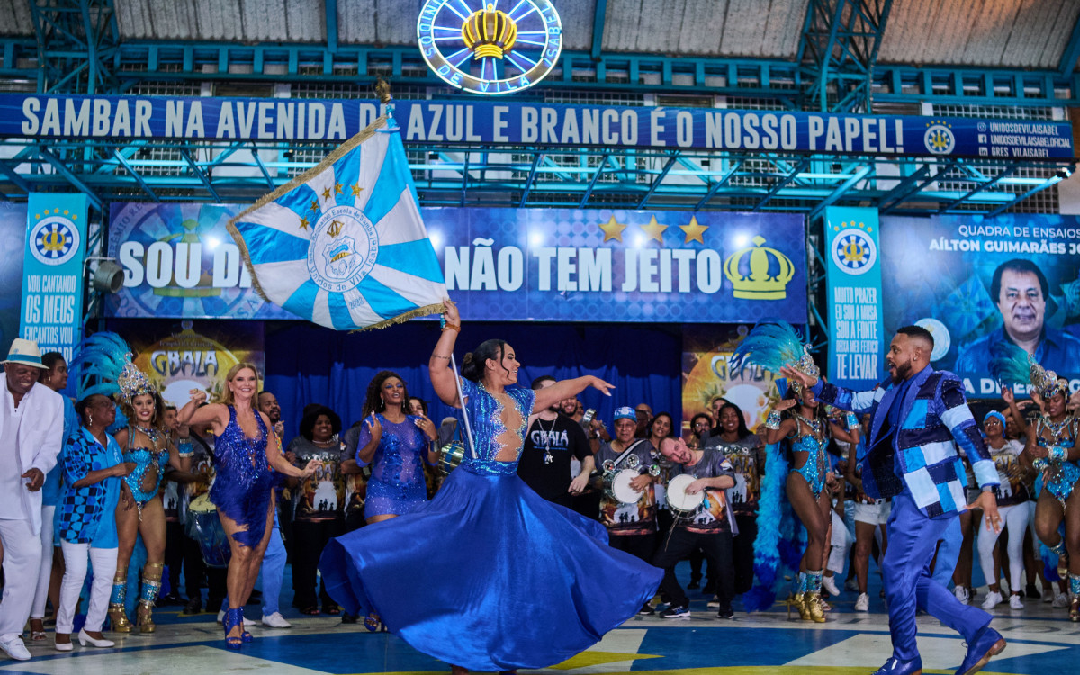 Casal de porta-bandeira e mestre-sala da Unidos de Vila Isabel, Cris Caldas e Marcinho Siqueira - Fausto Ferreira / Vila Isabel
