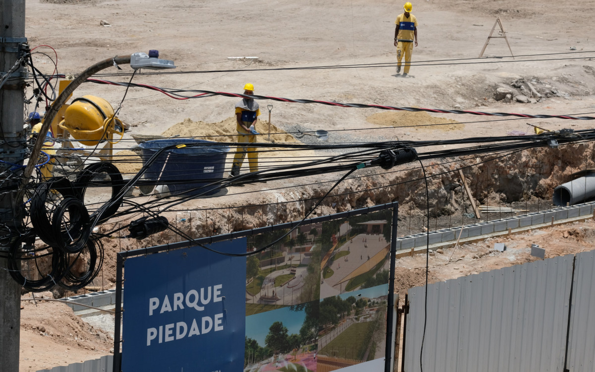 Obras no Parque Piedade, nesta Quinta-feira (11).