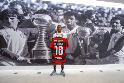 De La Cruz explica a escolha da camisa 18 no Flamengo