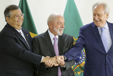 'Feliz em ser sucedido pelo Lewandowski', afirma Dino