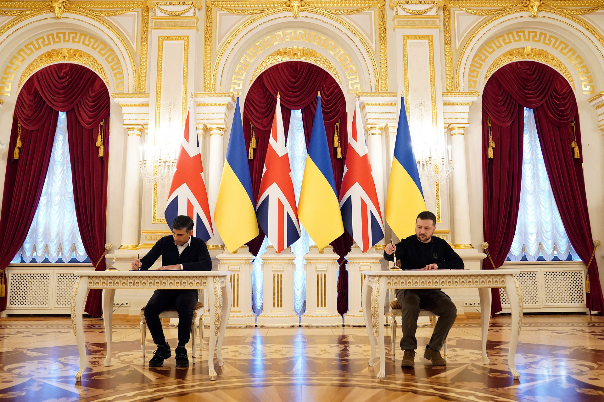 Zelensky e Sunak durante encontro em Kiev, na Ucrânia, nesta sexta-feira, 12
- Stefan Rousseau / POOL / AFP
