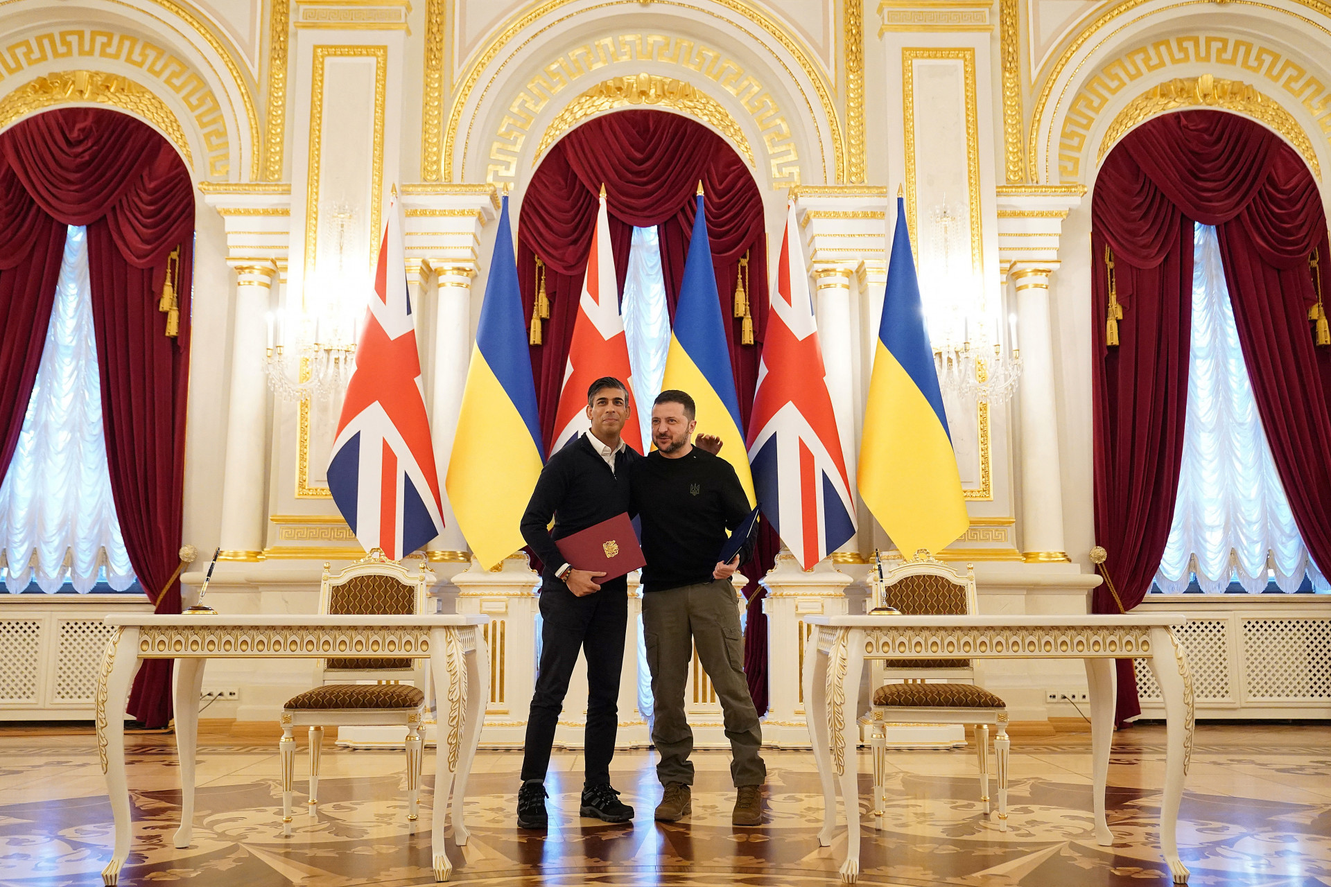 Zelensky e Sunak durante encontro em Kiev, na Ucrânia, nesta sexta-feira, 12
- Stefan Rousseau / POOL / AFP