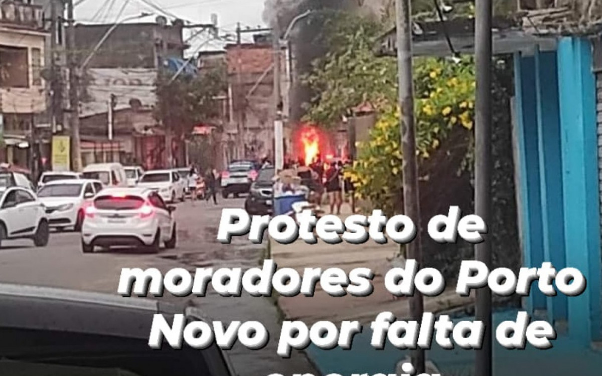 Moradores do bairro Porto Novo, em São Gonçalo, fazem protesto por falta de luz há 24 horas