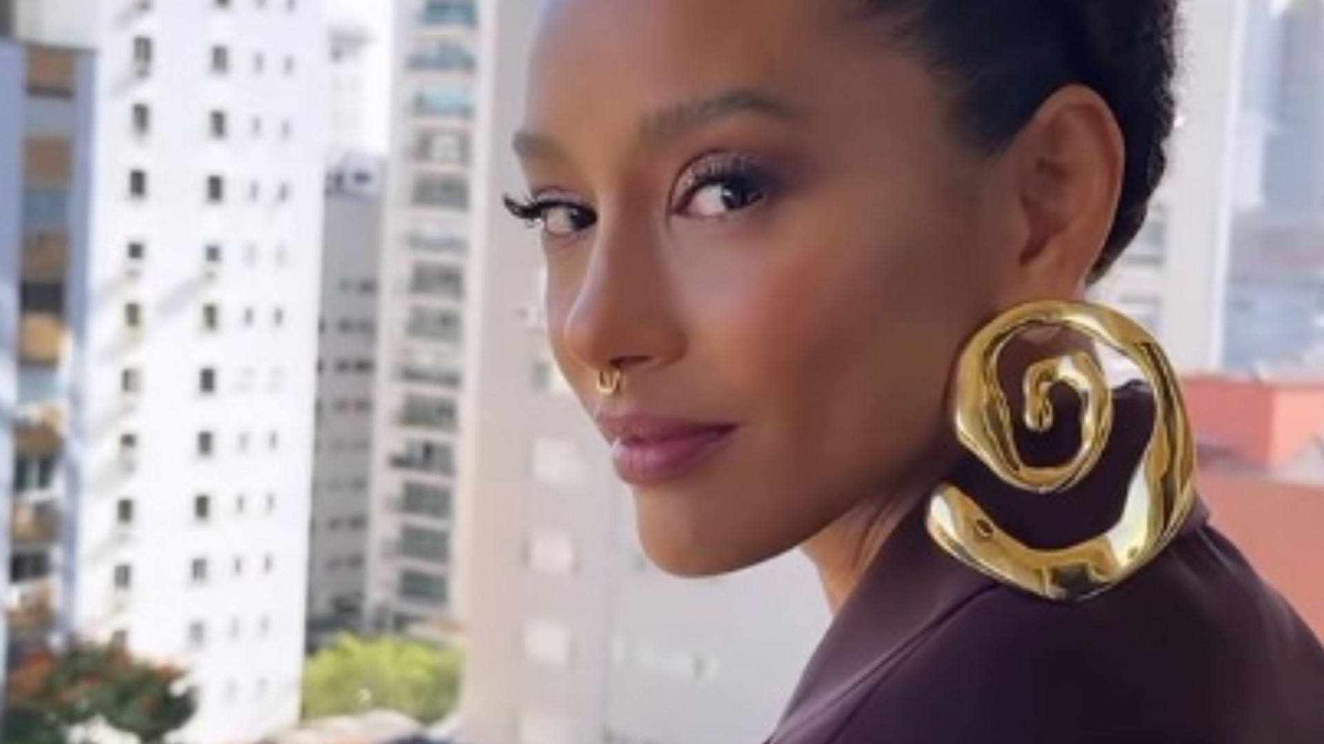 Taís Araújo surge nas redes sociais após cirurgia - Reprodução/Instagram