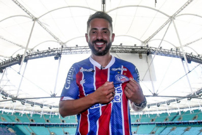 Ex-Flamengo, Everton Ribeiro comenta sobre interesse do Fluminense: 'Seria estranho'