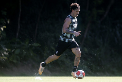 Regularizado, Lucas Halter pode jogar a estreia do Botafogo no Carioca