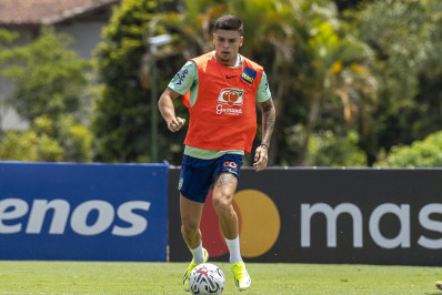 Negociado, Gabriel Pec se declara ao Vasco: 'Amo muito'