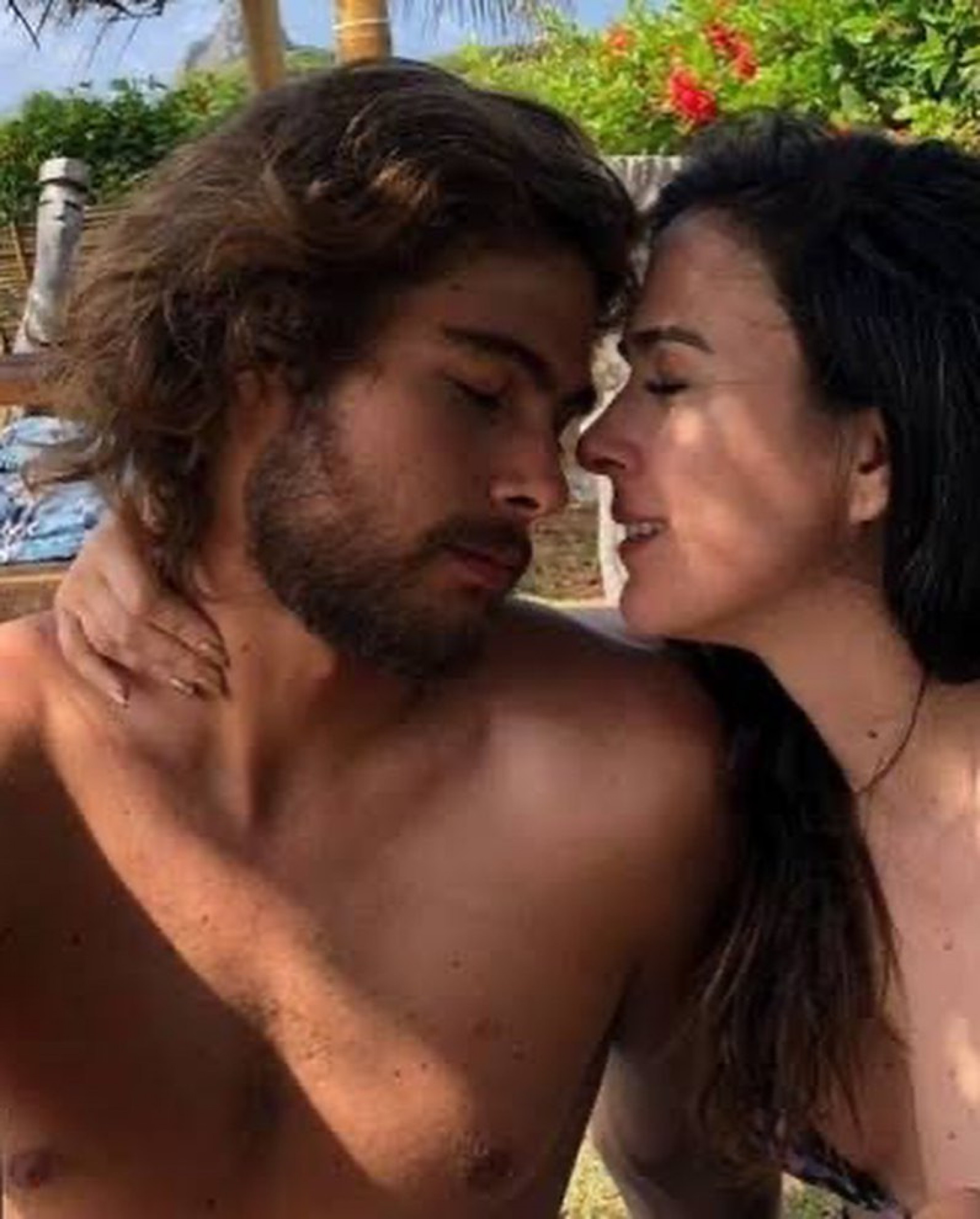 Tata Werneck e Rafa Vitti trocam declarações e piadas para celebrar sete anos de relacionamento
- Reprodução / Instagram