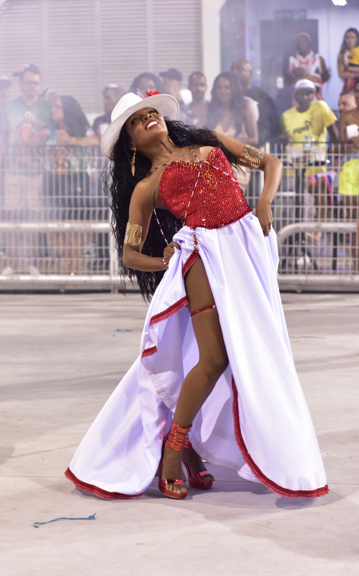 Thelma Assis como Maria Navalha durante ensaio técnico da Mocidade Alegre, em São Paulo