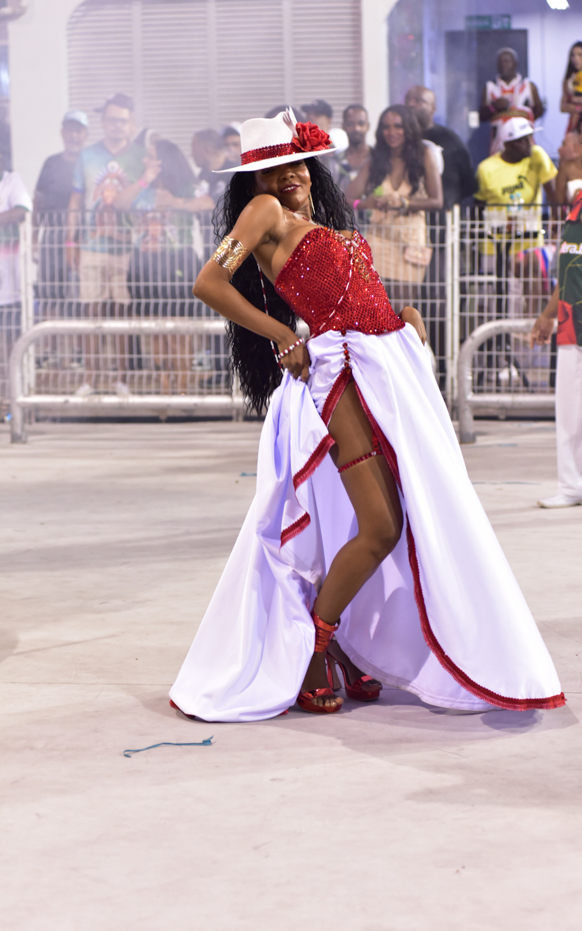 Thelma Assis como Maria Navalha durante ensaio técnico da Mocidade Alegre, em São Paulo