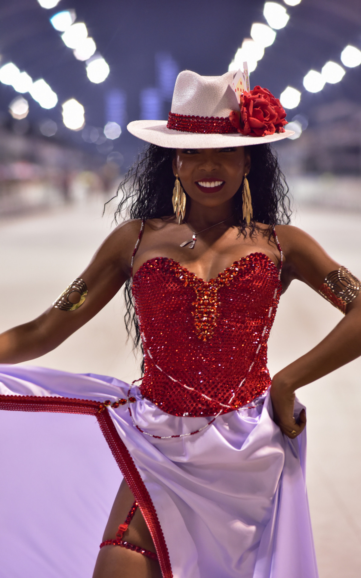 Thelma Assis como Maria Navalha durante ensaio técnico da Mocidade Alegre, em São Paulo