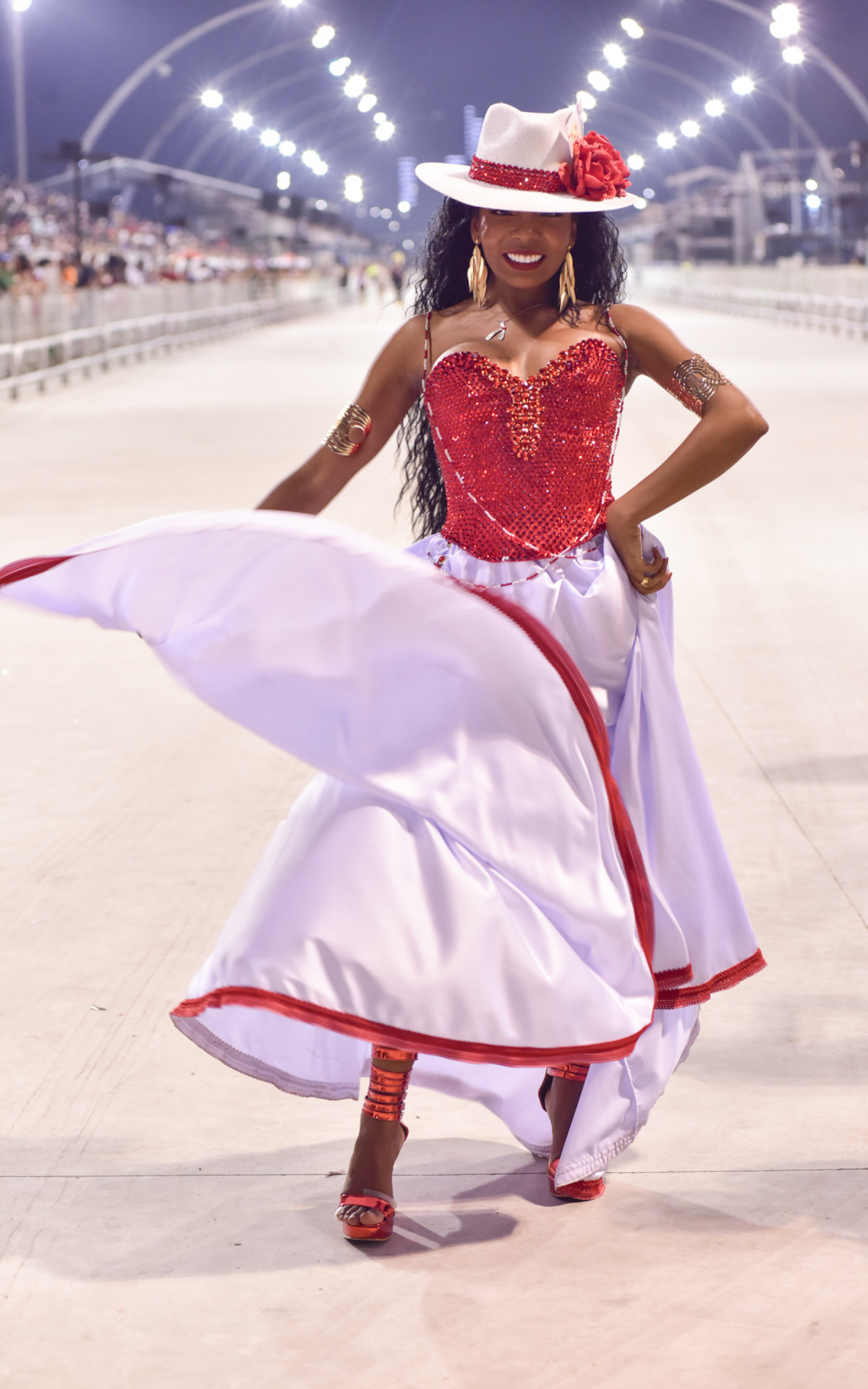 Thelma Assis como Maria Navalha durante ensaio técnico da Mocidade Alegre, em São Paulo