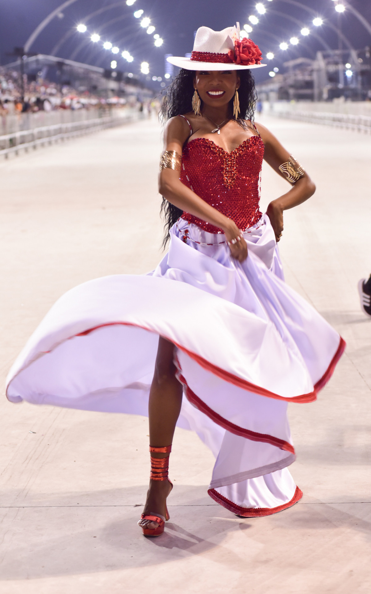 Thelma Assis como Maria Navalha durante ensaio técnico da Mocidade Alegre, em São Paulo