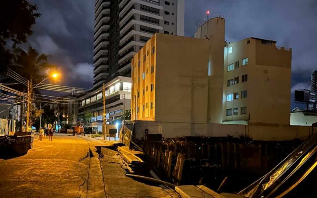 Corpo de Bombeiros foi acionado na madrugada para incidente - Foto: Reprodução/Internet