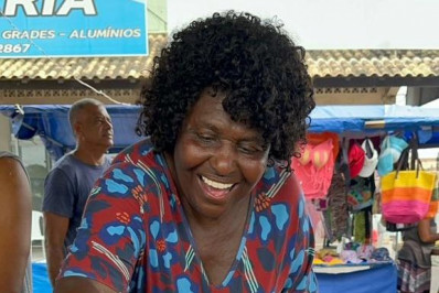 Deputada Federal Benedita da Silva (PT) visita feira de Unamar, no segundo distrito de Cabo Frio