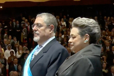 Com pressão da oposição e cerimônia adiada, Bernardo Arévalo toma posse como presidente da Guatemala