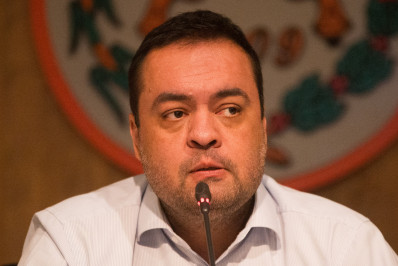 'Prioridade neste momento é limpeza das ruas das cidades', afirma Castro em coletiva sobre chuvas