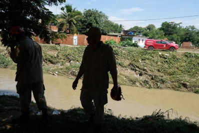 Família acompanha buscas por mulher desaparecida: 'Só saio daqui com o corpo'