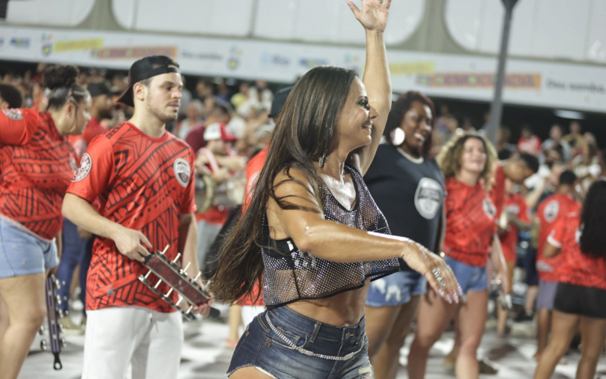 Viviane Araújo no ensaio técnico do Salgueiro