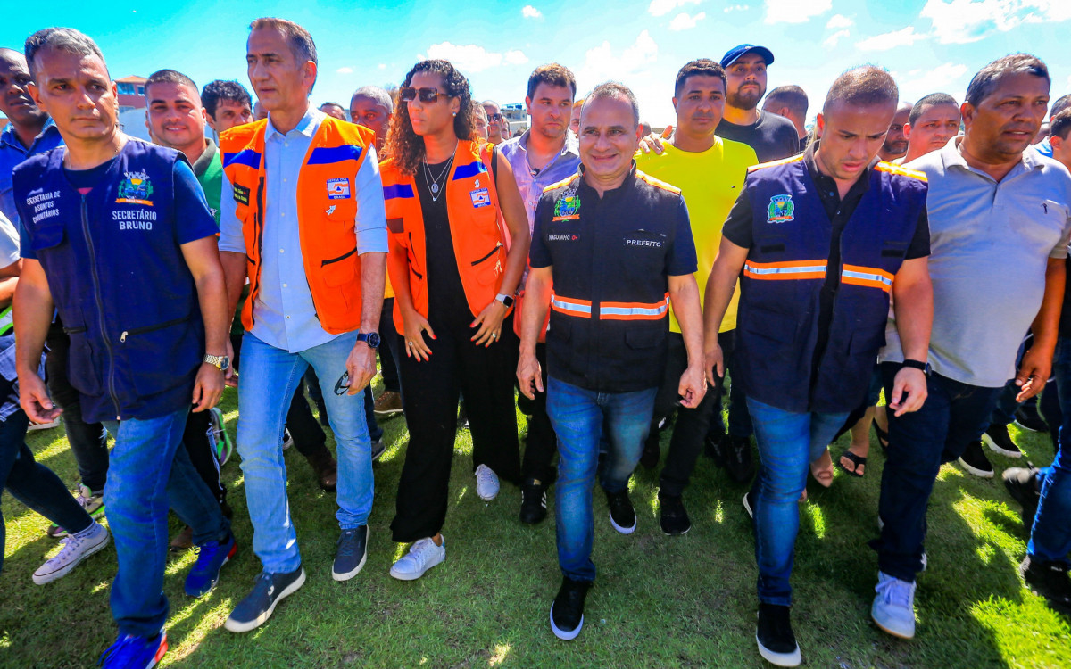 Prefeito Waguinho recebeu a comitiva do Governo Federal para um visita ao município