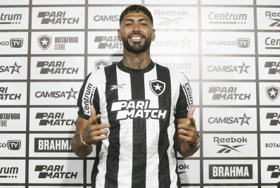 Alexander Barboza é apresentado pelo Botafogo e mostra ambição: 'Não tolero perder'