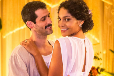 Bárbara Reis abre álbum de fotos do casamento: '1 mês'