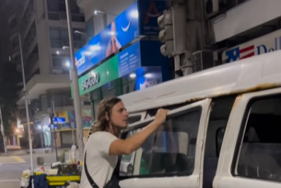 Daniel Erthal mostra perrengue com kombi que ganhou e internautas pedem ajuda a Luciano Huck