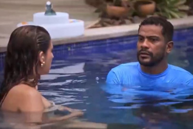 Samuel de Assis revela que curte praia de nudismo: 'Amo nadar pelado'