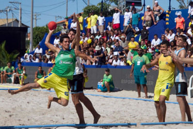 Campeonato leva futuras estrelas do handebol de praia para Barra de Maricá