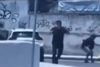 Vídeo: carro é roubado próximo à comunidade do Muquiço, em Deodoro