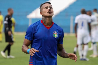 MC Livinho recebe convite de time paulista para voltar ao futebol