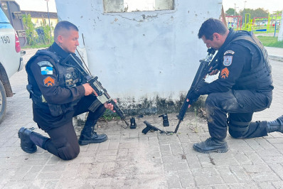 Policiais Militares da 6ª Cia trocam tiros e prendem criminosos em Itaipuaçu