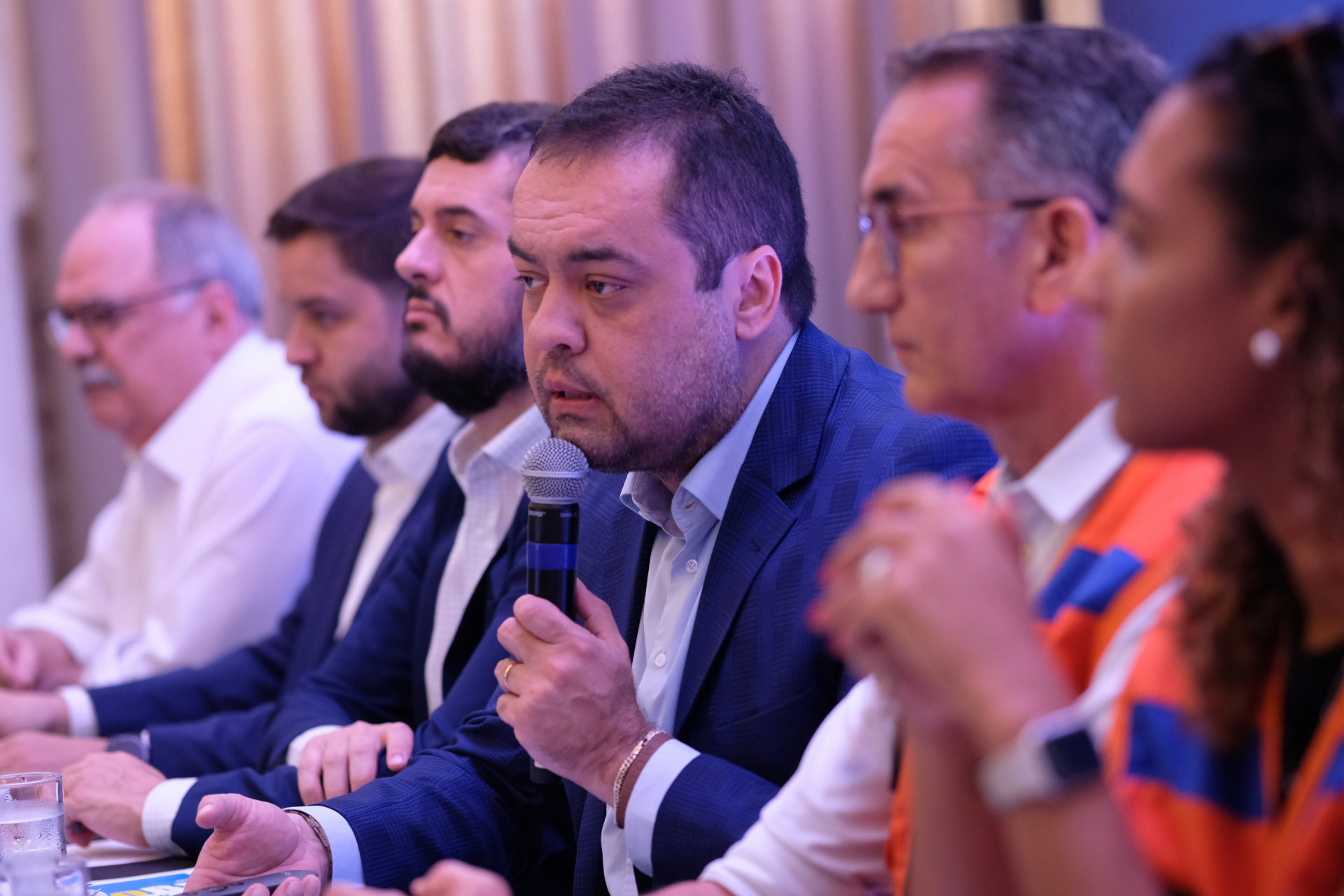 Governador Cl&aacute;udio Castro se reuniu com ministros e prefeitos no Pal&aacute;cio Guanabara, nesta ter&ccedil;a-feira (16) - Pedro Ivo/Ag&ecirc;ncia O Dia                                                                                                                                                                                                                                                     