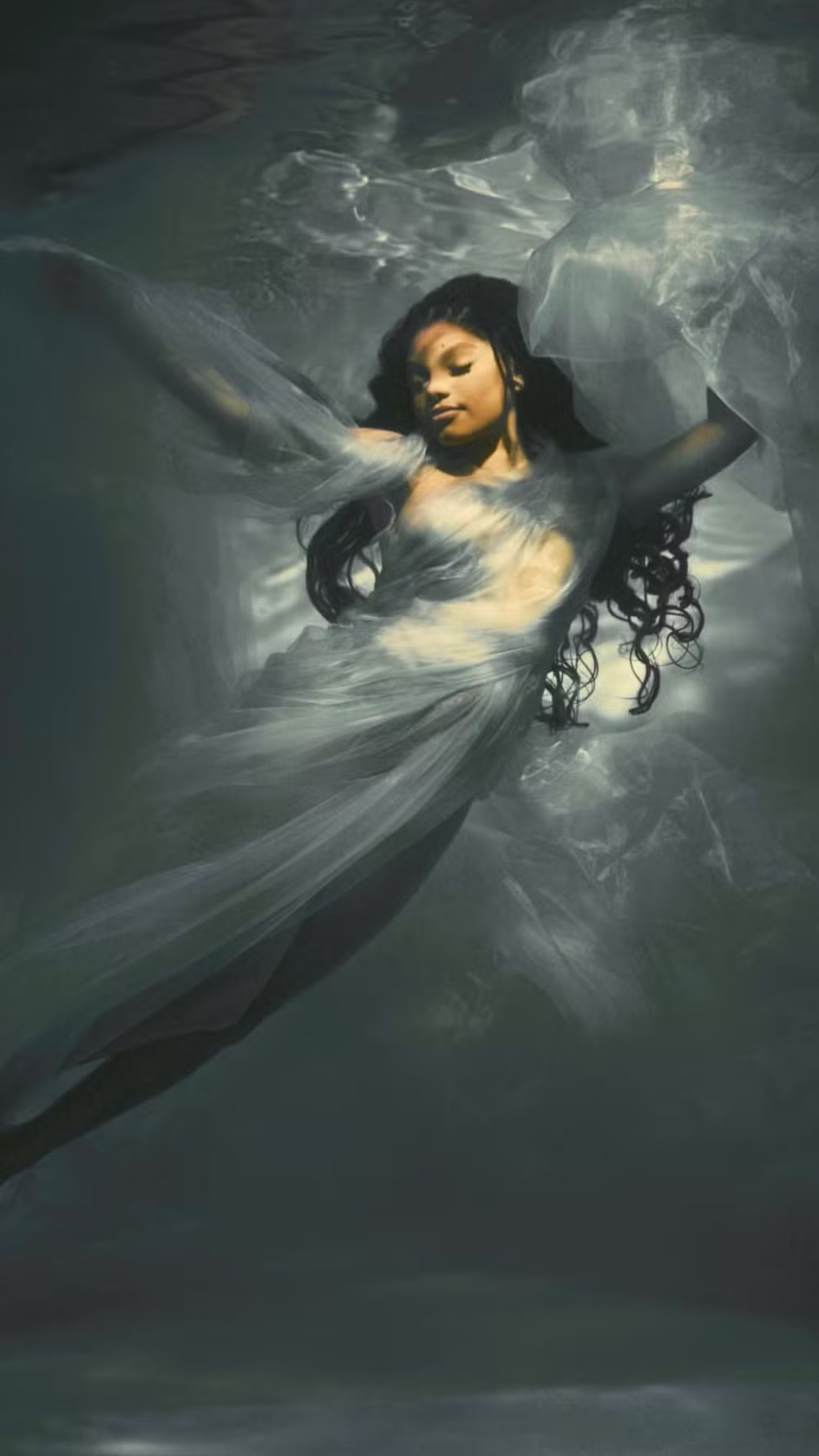 Halle Bailey, protagonista de 'A Pequena Sereia', durante ensaio de gestante - Reprodução / Instagram