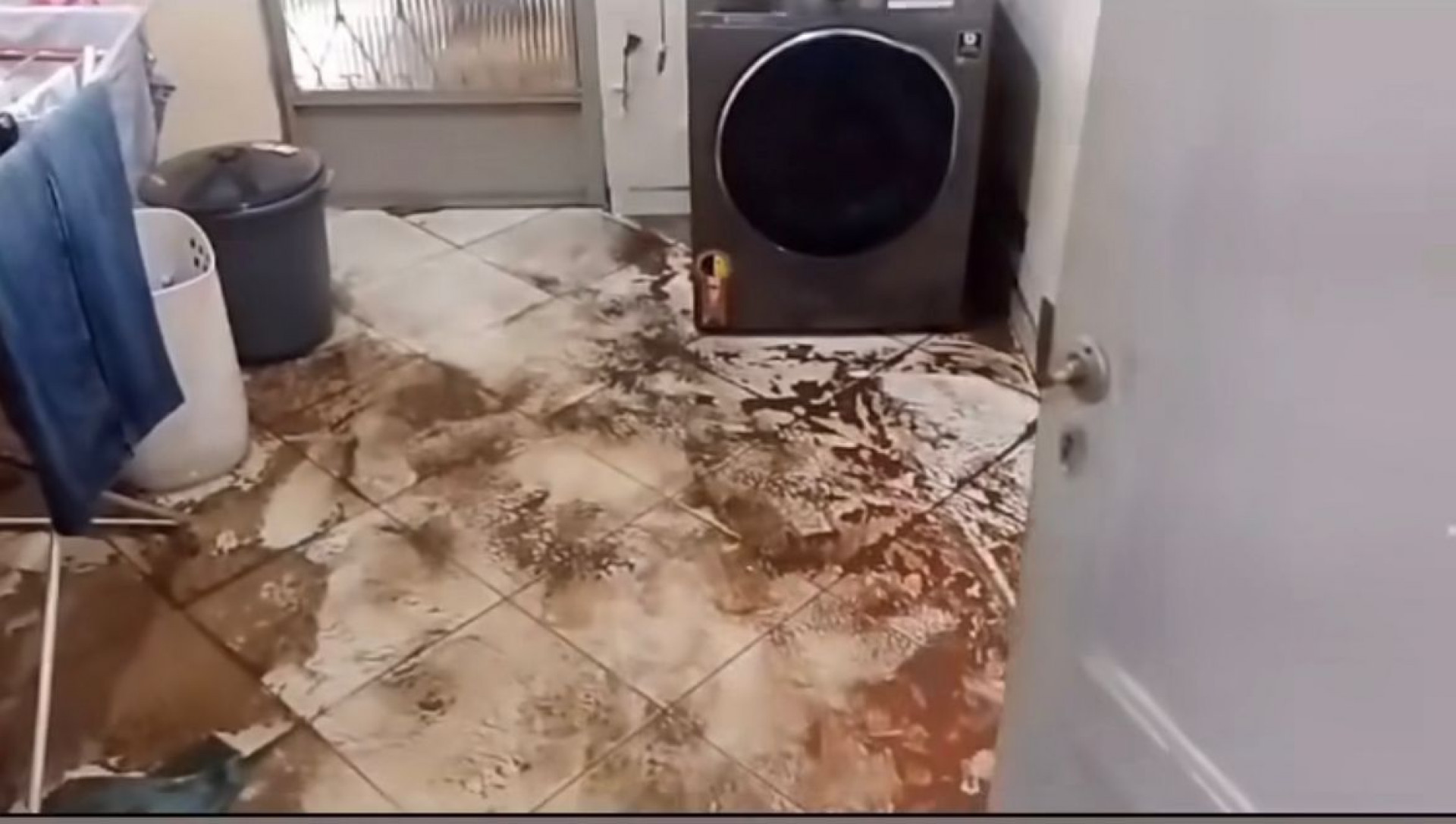 Casa de Marquinhos do Sul, ex-atacante do Vasco, &eacute; inundada pela chuva - Reprodu&ccedil;&atilde;o