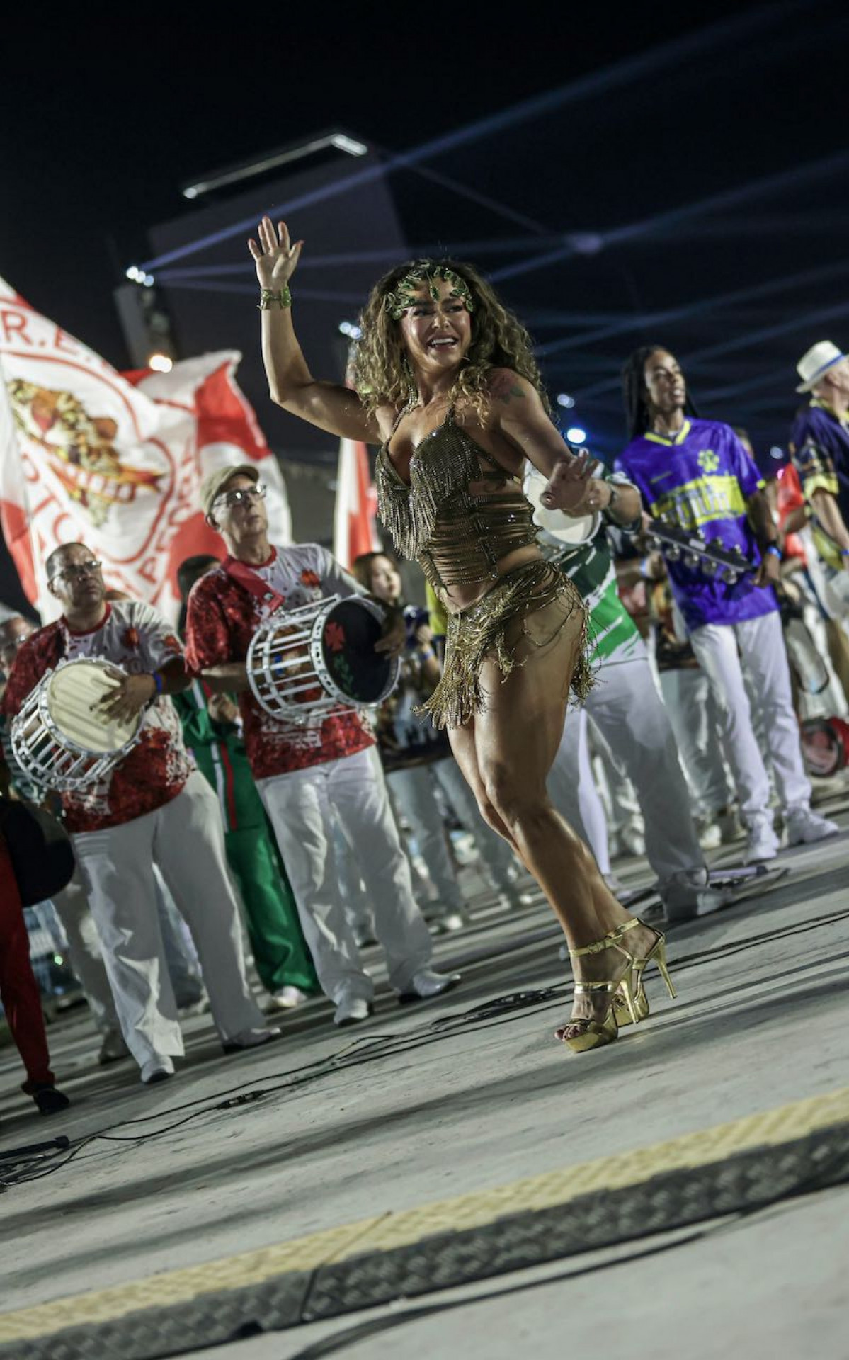 Fabiola Andrade, rainha de bateria da Mocidade Independente de Padre Miguel